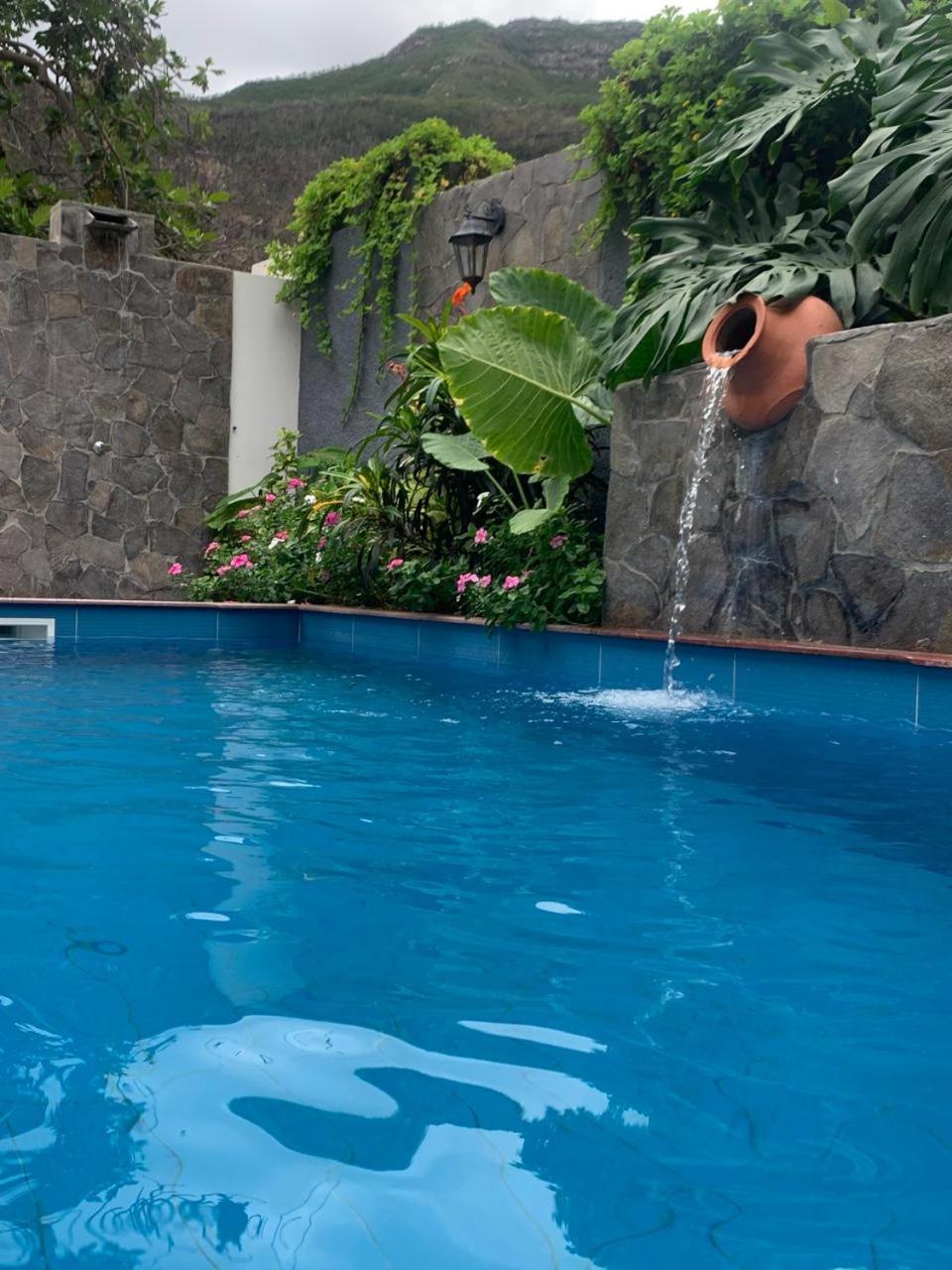 Kasa Wahnon Villa Pombas Luaran gambar